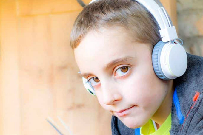 Le Silence Des Justes - Comment l'autisme affecte-t-il les relations sociales ?